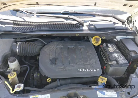 2013 Chrysler Town & Country Touring from USA, damaged, VIN 2C4RC1BG5DR743537